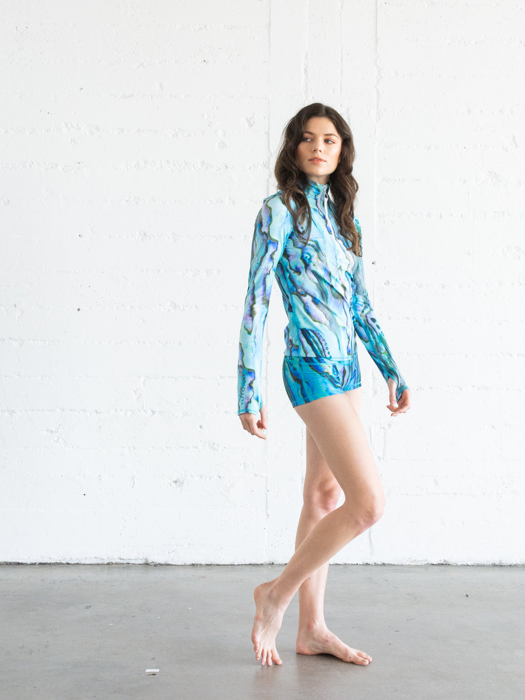 WOMEN'S HENLEY RASH GUARD - BLUE ABALONE