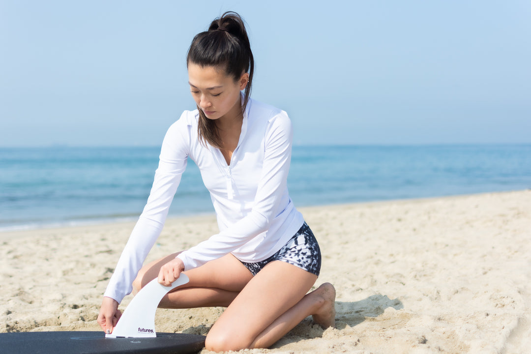 WOMEN'S HENLEY RASH GUARD - WHITE